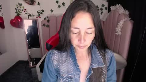 Snapshot of janneth16 chatting on April 24, 12:40 pm janneth16 online show from April 24, 12:40 pm