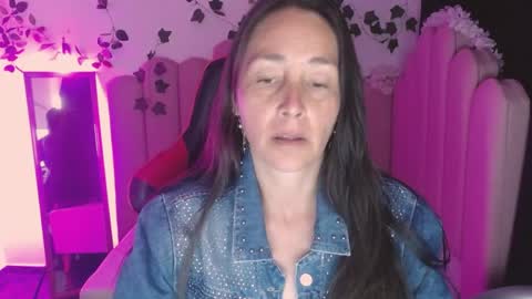 Snapshot of janneth16 chatting on May 4, 11:39 am janneth16 online show from May 4, 11:39 am