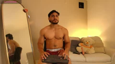 janomar01 online show from April 25, 1:36 pm