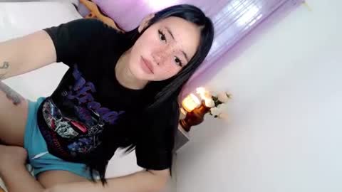 Snapshot of japanesse_susiexx chatting on December 18, 11:30 pm Susie-- online show from December 18, 11:30 pm