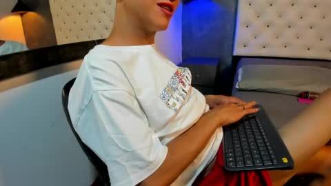 Jara online show from May 4, 8:27 pm