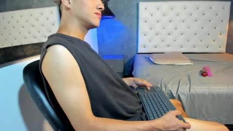 Jara online show from May 6, 8:25 pm