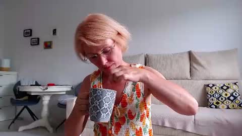 Snapshot of jasmin18v chatting on July 1, 1:24 pm Jasmin room for people 40 online show from July 1, 1:24 pm