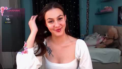 Snapshot of jasmine_doll_ chatting on October 28, 9:28 pm Jasmine online show from October 28, 9:28 pm