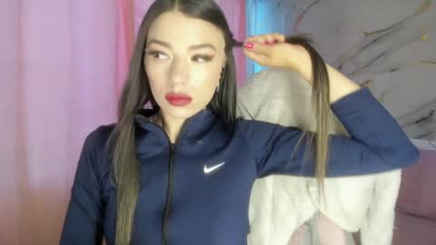 Snapshot of jasmine_hyper_1 chatting on December 17, 2:22 pm Jas online show from December 17, 2:22 pm