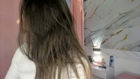 Snapshot of jasmine_hyper_1 chatting on December 26, 8:11 pm Jas online show from December 26, 8:11 pm