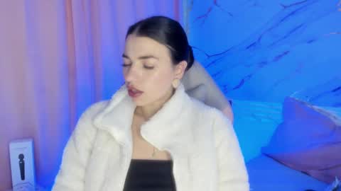 Snapshot of jasmine_hyper_1 chatting on February 5, 9:29 pm Jas online show from February 5, 9:29 pm