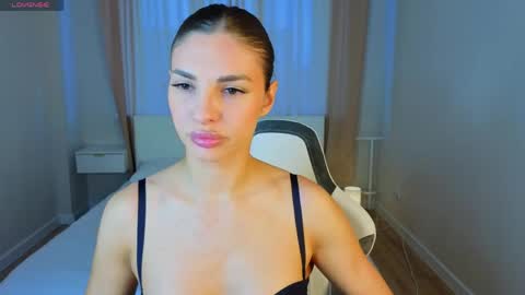 jasmine_lane online show from May 10, 9:25 am