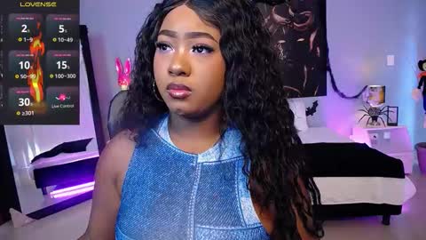 Instagram jasminecampbell1  online show from November 1, 8:11 pm