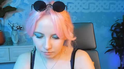 Snapshot of jasminemilko chatting on January 23, 11:15 am Jasmine online show from January 23, 11:15 am