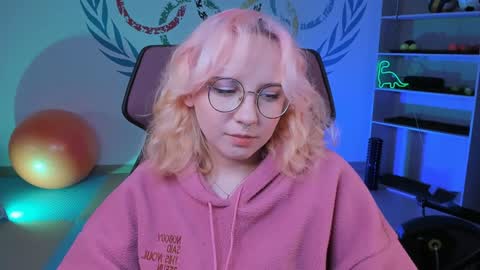 Snapshot of jasminemilko chatting on February 7, 8:22 am Jasmine online show from February 7, 8:22 am