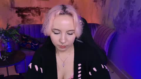 Snapshot of jasminemilko chatting on February 11, 11:32 am Jasmine online show from February 11, 11:32 am