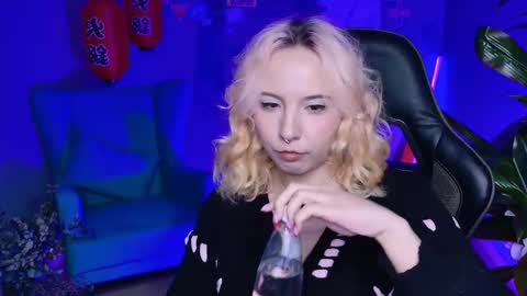 Snapshot of jasminemilko chatting on March 4, 11:29 am Jasmine online show from March 4, 11:29 am