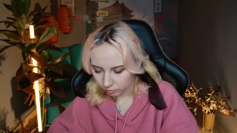 Snapshot of jasminemilko chatting on March 9, 8:18 am Jasmine online show from March 9, 8:18 am