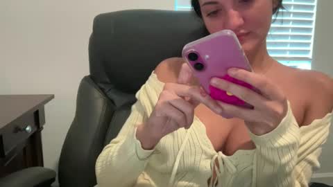 Snapshot of jasminetate chatting on October 12, 8:52 pm Jasmine Tate online show from October 12, 8:52 pm