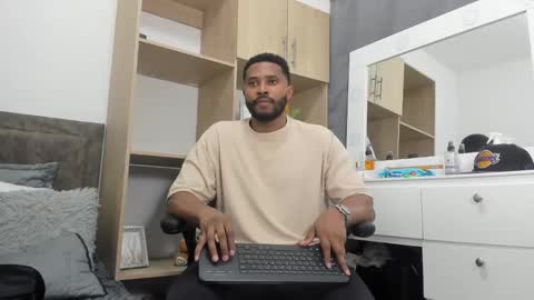 Snapshot of jason_fenix chatting on October 25, 10:15 pm Jason online show from October 25, 10:15 pm