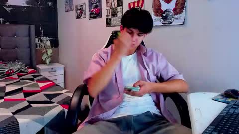 Snapshot of jason_graeats1 chatting on December 17, 3:45 am JASON online show from December 17, 3:45 am