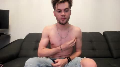 JasoN online show from December 4, 3:21 pm