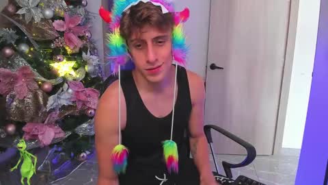 Snapshot of jasper__jones chatting on December 24, 7:55 pm JASPER JONES online show from December 24, 7:55 pm