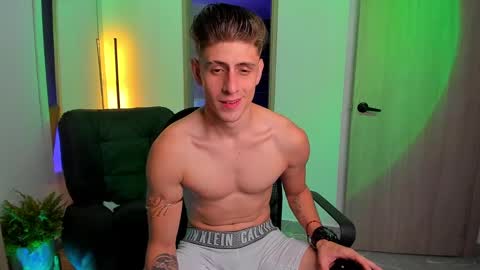 Snapshot of jasper__jones chatting on January 9, 7:31 am JASPER JONES online show from January 9, 7:31 am