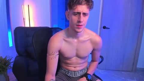 Snapshot of jasper__jones chatting on January 11, 11:23 am JASPER JONES online show from January 11, 11:23 am