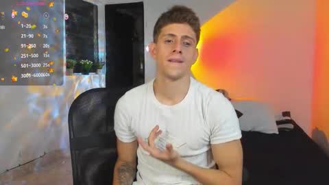 Snapshot of jasper__jones chatting on October 27, 9:46 am JASPER JONES online show from October 27, 9:46 am