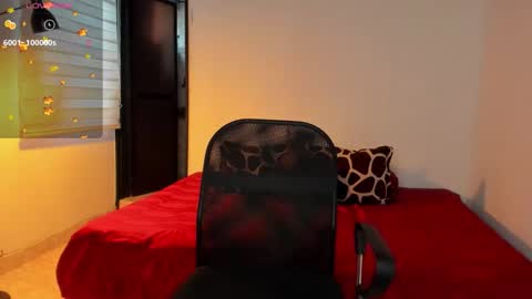 Snapshot of jasper__jones chatting on November 25, 8:20 pm JASPER JONES online show from November 25, 8:20 pm