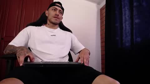 JKing  online show from May 29, 3:32 pm