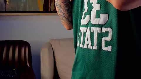 Snapshot of jasson_rodriguez69 chatting on November 10, 2:21 am Lil Dark online show from November 10, 2:21 am