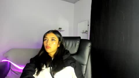 Jaulyn online show from March 15, 11:05 am