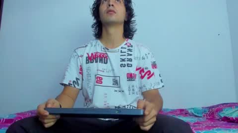 Snapshot of jave_rave chatting on November 18, 11:47 am jave_rave online show from November 18, 11:47 am