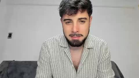 Javier  online show from April 24, 11:51 pm