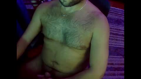 Snapshot of javiererik chatting on February 18, 5:42 am javi online show from February 18, 5:42 am