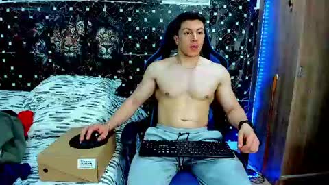 Javier online show from August 3, 6:01 am