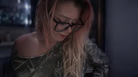 Snapshot of javlovesu chatting on December 14, 3:06 pm JAV online show from December 14, 3:06 pm