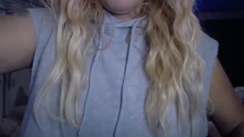 Snapshot of javlovesu chatting on December 15, 3:11 am JAV online show from December 15, 3:11 am