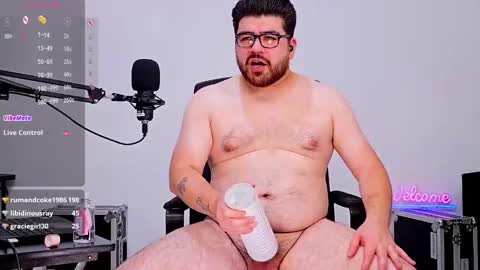 Snapshot of jax_luna chatting on December 20, 8:28 am Jax Luna online show from December 20, 8:28 am