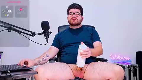 Snapshot of jax_luna chatting on January 22, 5:48 am Jax Luna online show from January 22, 5:48 am