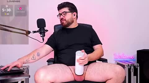 Snapshot of jax_luna chatting on January 30, 5:52 am Jax Luna online show from January 30, 5:52 am