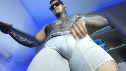 Michael independient model online show from February 24, 7:23 pm