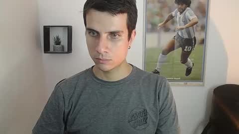 Snapshot of jayalvarrez_ chatting on December 11, 9:12 pm Jay Alvarrez online show from December 11, 9:12 pm