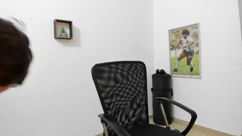 Snapshot of jayalvarrez_ chatting on January 14, 8:15 pm Jay Alvarrez online show from January 14, 8:15 pm