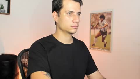 Snapshot of jayalvarrez_ chatting on January 28, 7:00 pm Jay Alvarrez online show from January 28, 7:00 pm