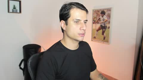 Snapshot of jayalvarrez_ chatting on February 18, 7:09 pm Jay Alvarrez online show from February 18, 7:09 pm