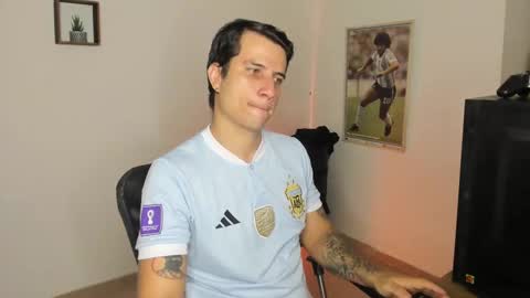 Snapshot of jayalvarrez_ chatting on March 2, 8:50 pm Jay Alvarrez online show from March 2, 8:50 pm