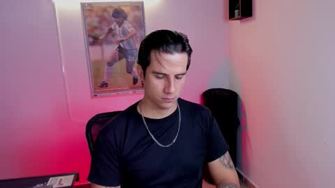 Snapshot of jayalvarrez_ chatting on November 2, 4:20 pm Jay Alvarrez online show from November 2, 4:20 pm