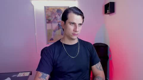 Snapshot of jayalvarrez_ chatting on December 4, 8:06 pm Jay Alvarrez online show from December 4, 8:06 pm