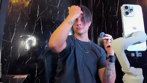 Snapshot of jayalvarrez_ chatting on June 23, 2:26 pm Jay Alvarrez online show from June 23, 2:26 pm