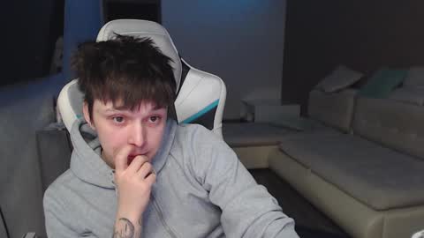 Jayce online show from February 14, 6:19 pm