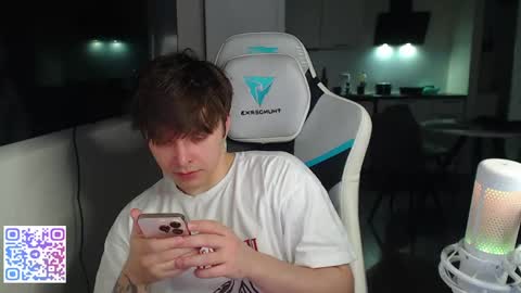 Jayce online show from April 24, 3:36 pm